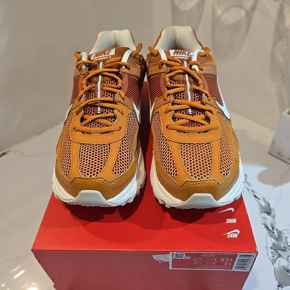 Nike Air Zoom Vomero 5 Monarch Men's Size 12 New With Box *No Lid On Box - Picture 8 of 8